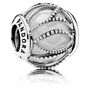 Pandora Intertwining Radiance Charm